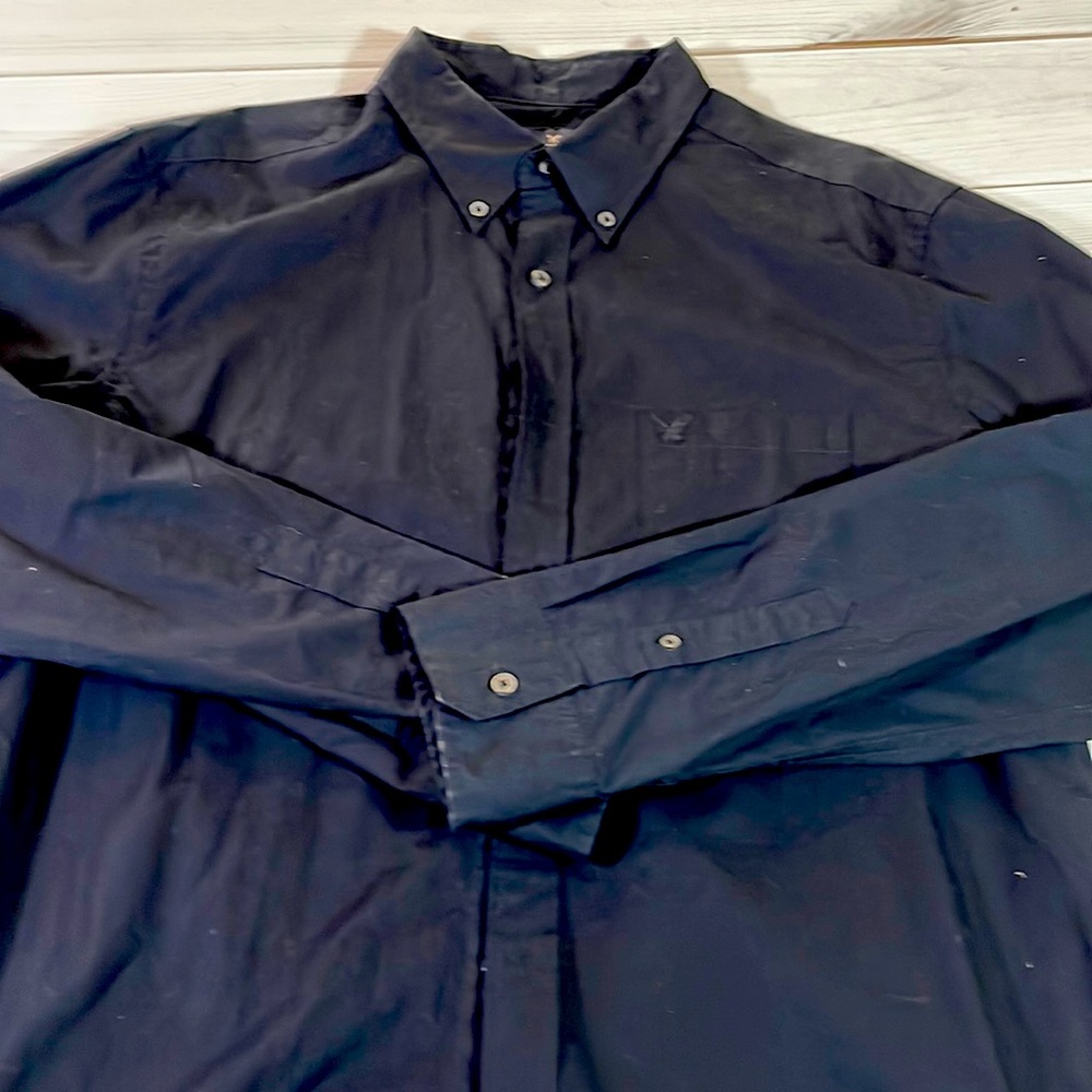 American Eagle Button Down Men’s Large. Black